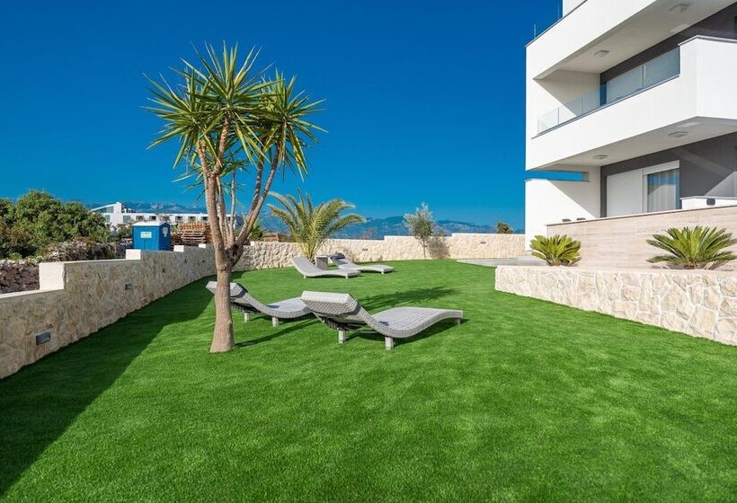 ペンション Apartments & Rooms Pool Villas Maris