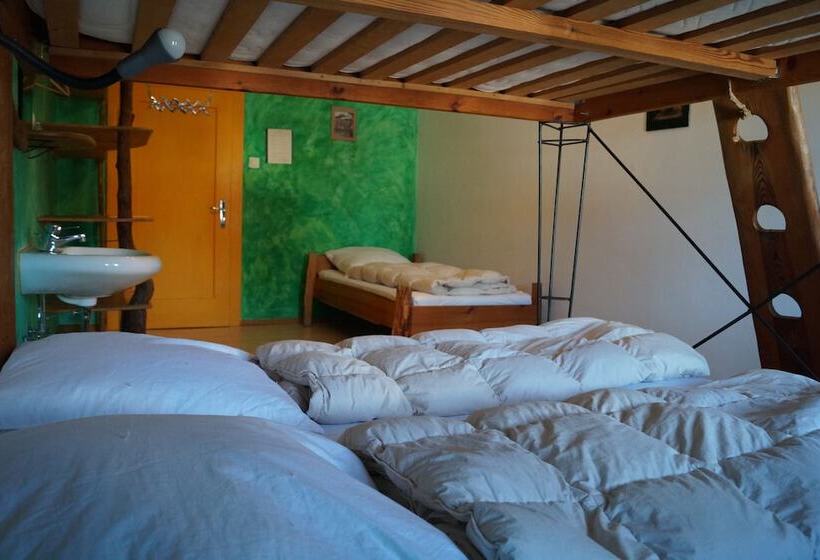 Schiff Bihlerdorf   Hostel