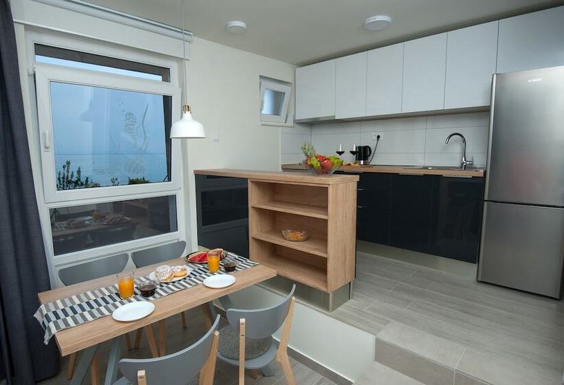 Seaside Luxury Suites