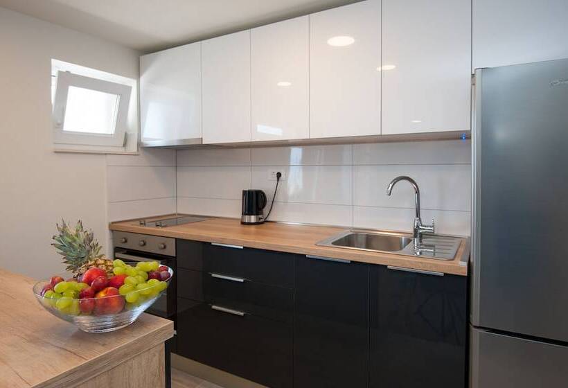 Seaside Luxury Suites