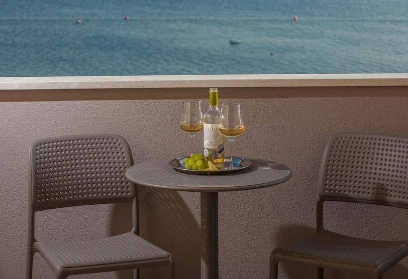 Seaside Luxury Suites