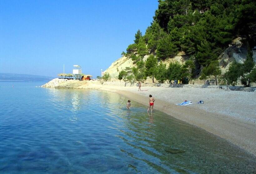 Sunflower House With A Pool