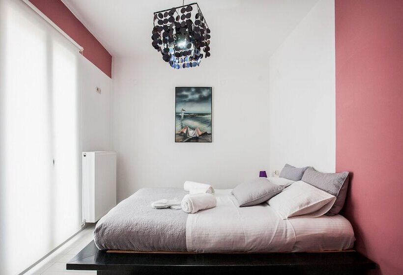 Thomis Beach Family Home Near The Sea