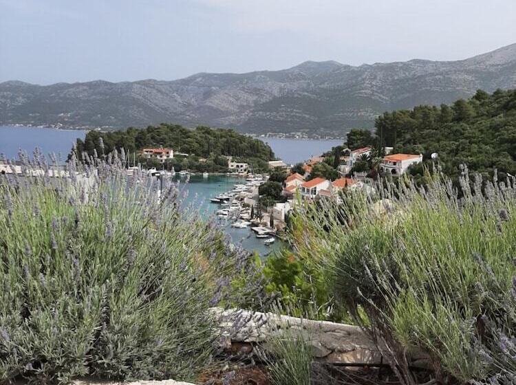 White Cloud Apartments