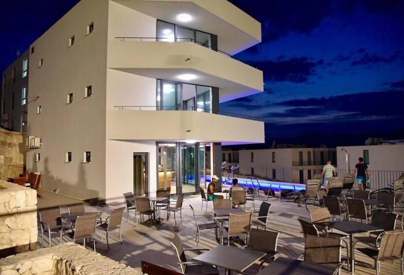 White Cloud Apartments