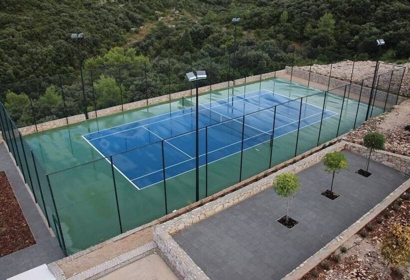 White Cloud Apartments