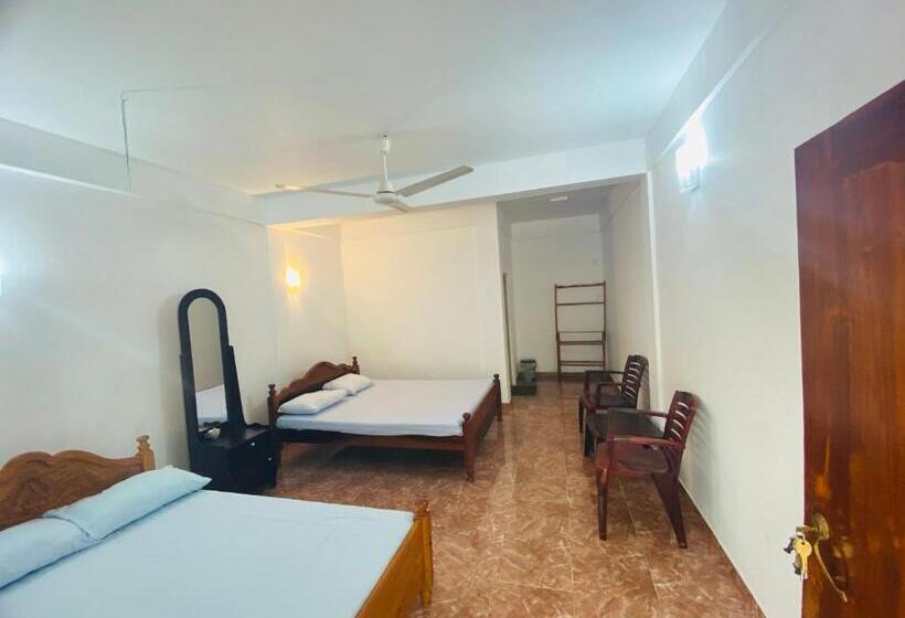 בית מלון כפרי Emerald Guest House