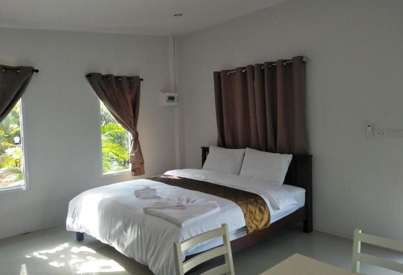 هتل Oyo 767 Pang Chompu Resort