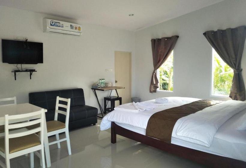 هتل Oyo 767 Pang Chompu Resort
