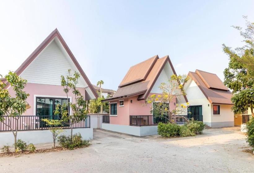 호텔 Oyo 798 Reurn Mareena Resort