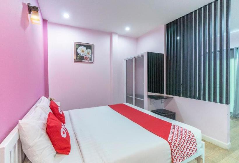 호텔 Oyo 798 Reurn Mareena Resort