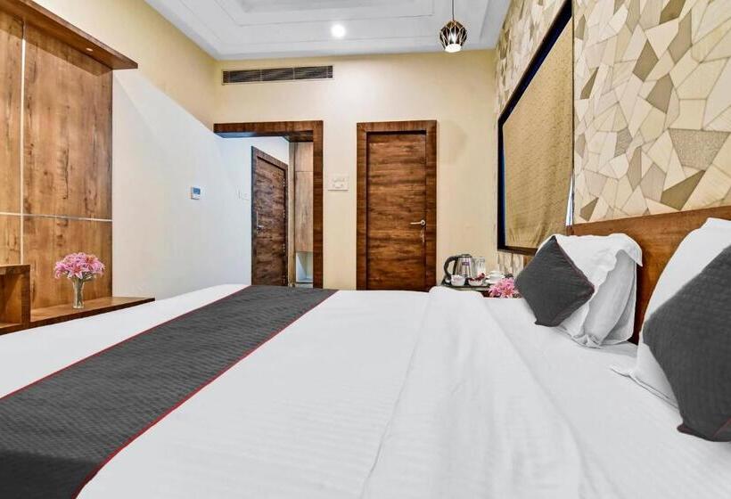 هتل Shakun Palace