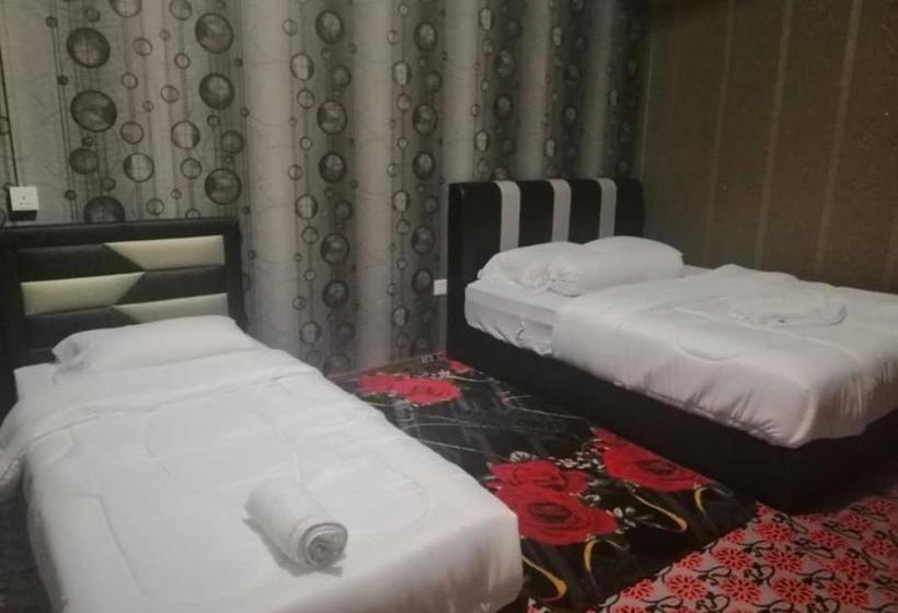 فندق Spot On 89832 Famili Inn Ombak Rindu