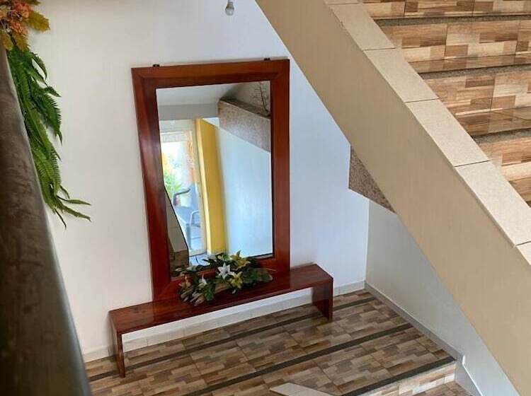 هتل Timon Del Shaddai