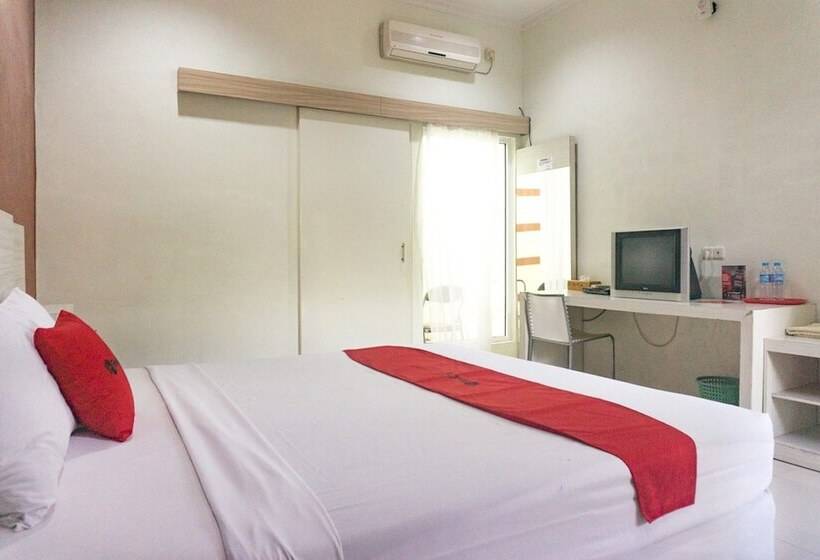 ペンション Reddoorz Syariah @ Garuda Street Sumbawa