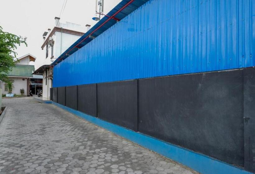 Reddoorz @ Hotel Bumi Palupy