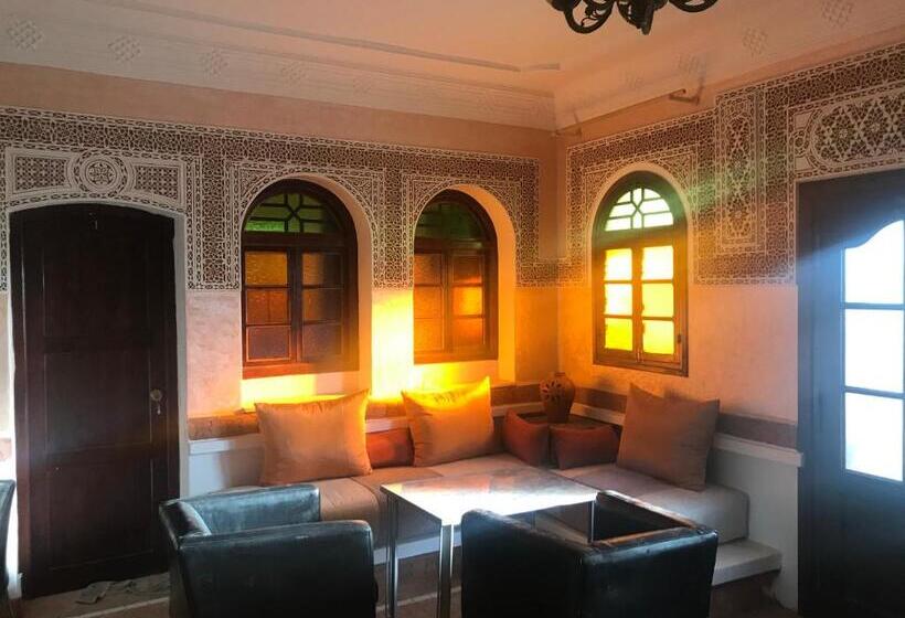Riad Salt River