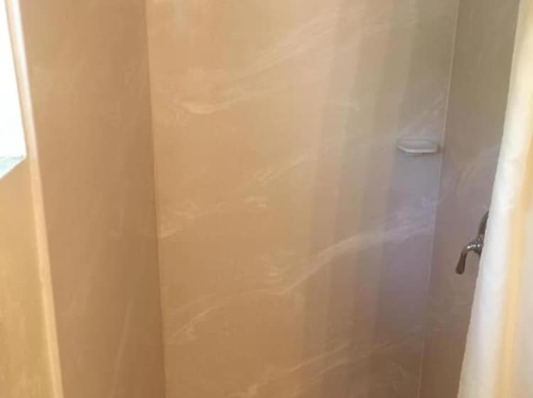 민박 Whispering Pines Lodge