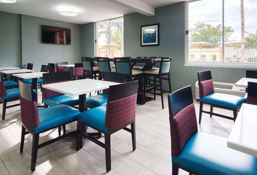 בית מלון כפרי Best Western Fort Myers Inn And Suites