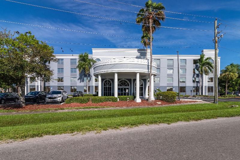 בית מלון כפרי Best Western Fort Myers Inn And Suites