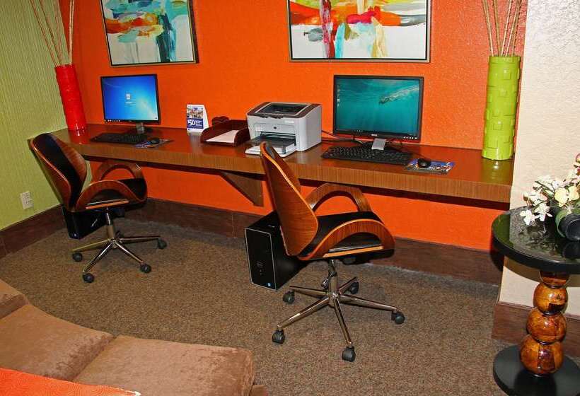 호텔 Best Western Plus Universal Inn