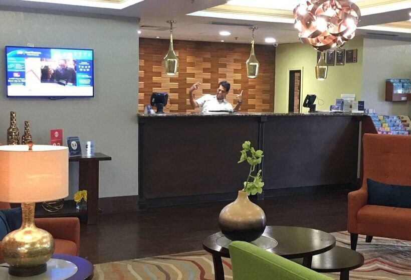 호텔 Best Western Plus Universal Inn