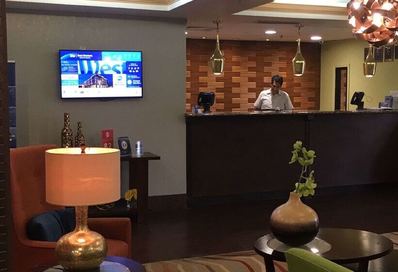 호텔 Best Western Plus Universal Inn