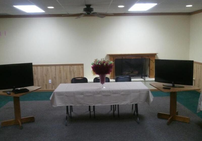 בית מלון כפרי Big Pines Mountain House