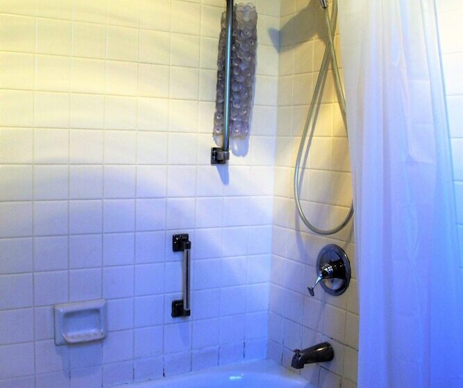 בית מלון כפרי Big Pines Mountain House