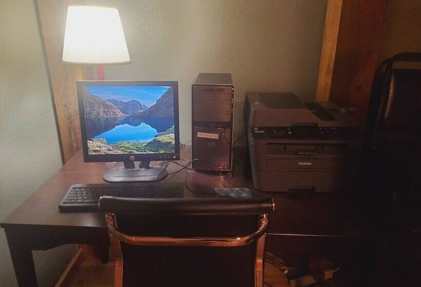 בית מלון כפרי Blackstone Lodge And Suites