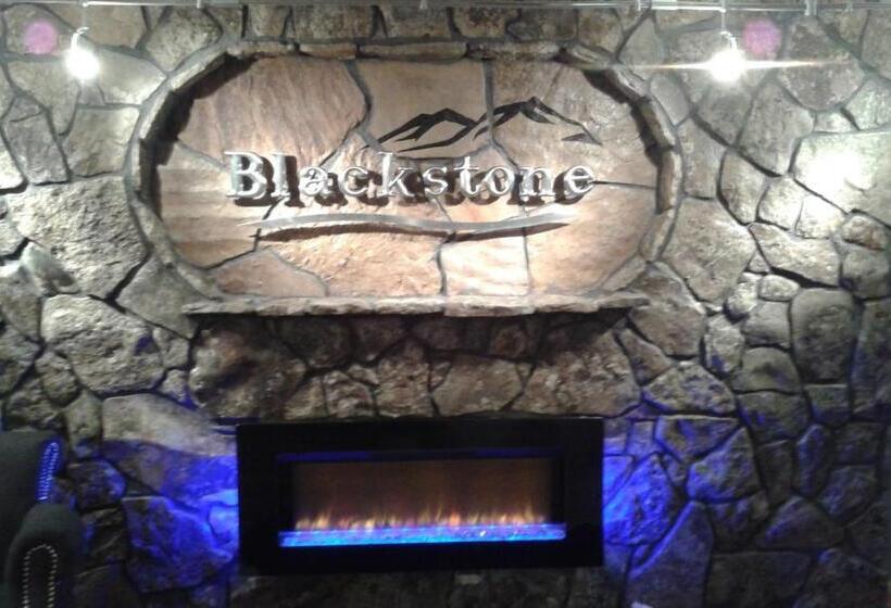 هتل Blackstone Lodge And Suites