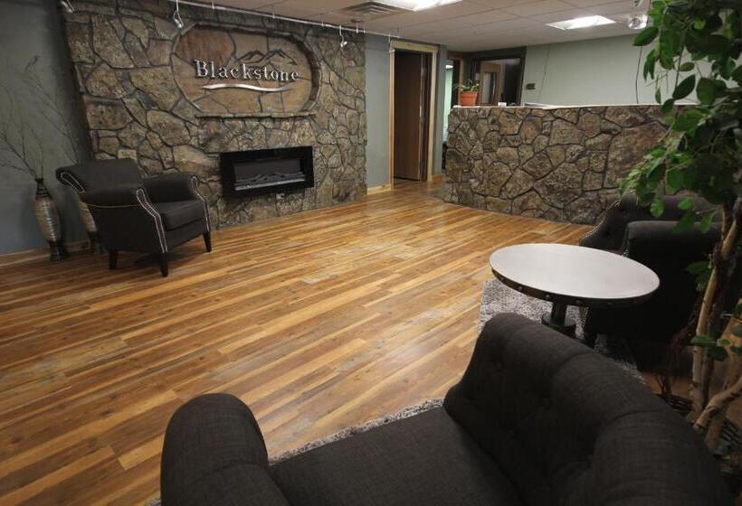 בית מלון כפרי Blackstone Lodge And Suites