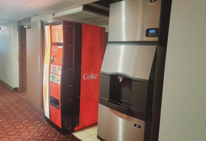 בית מלון כפרי Blackstone Lodge And Suites