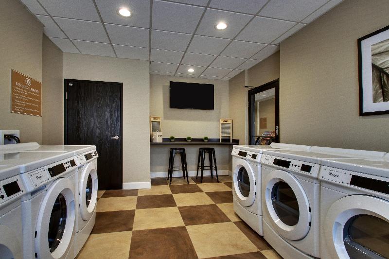 Отель Candlewood Suites Wichita East, An Ihg