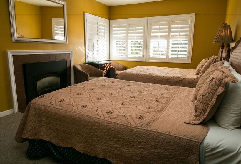 Отель Carmel Wayfarer Inn