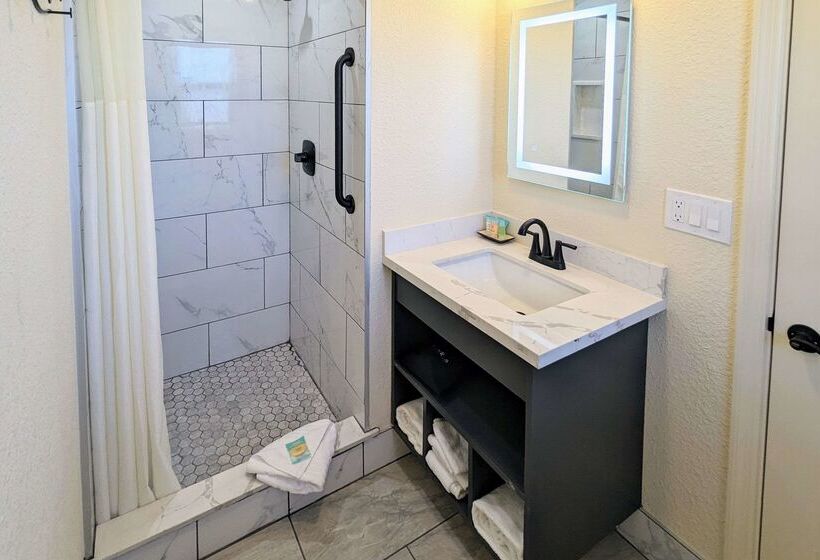 فندق Clarion  Collection Wilkie S Inn Pacific Grove  Monterey