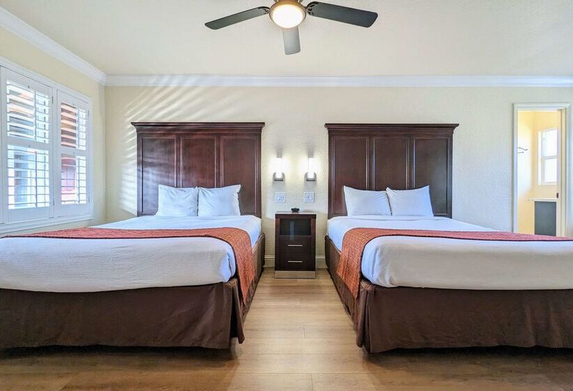 בית מלון כפרי Clarion  Collection Wilkie S Inn Pacific Grove  Monterey