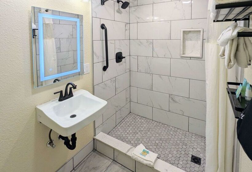 فندق Clarion  Collection Wilkie S Inn Pacific Grove  Monterey