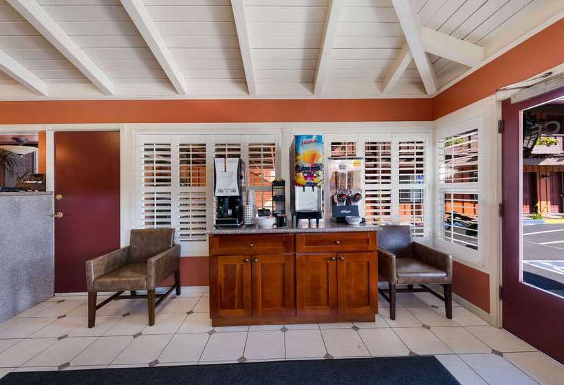 בית מלון כפרי Clarion  Collection Wilkie S Inn Pacific Grove  Monterey