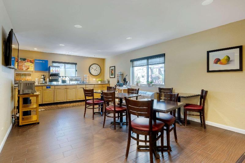 בית מלון כפרי Comfort Inn Gaslamp Convention Center