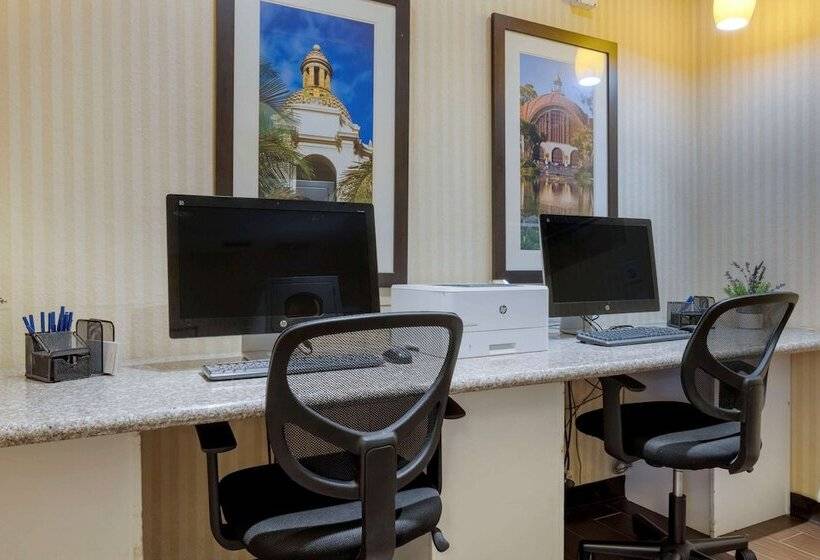 בית מלון כפרי Comfort Inn Gaslamp Convention Center