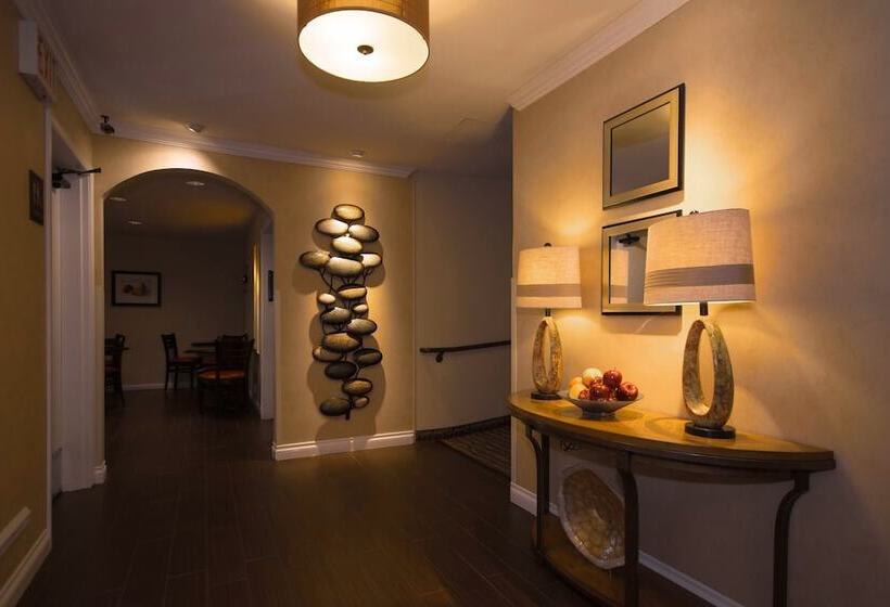 בית מלון כפרי Comfort Inn Gaslamp Convention Center