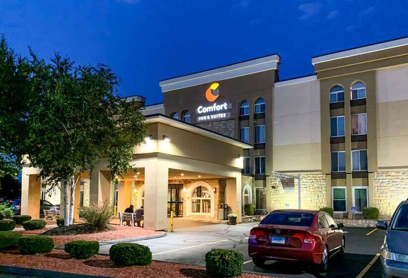 هتل Comfort Inn & Suites East Hartford  Hartford