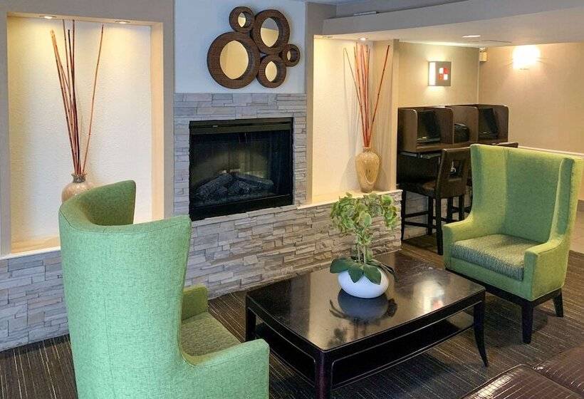 هتل Comfort Inn & Suites East Hartford  Hartford