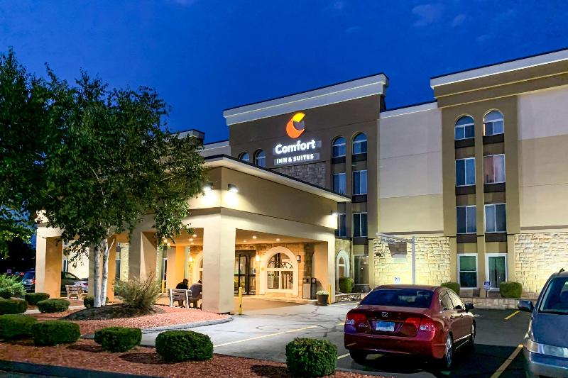 هتل Comfort Inn & Suites East Hartford  Hartford