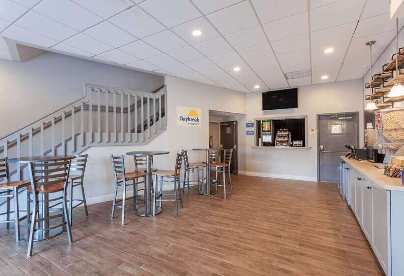 ホテル Days Inn & Suites By Wyndham Lancaster Amish Country