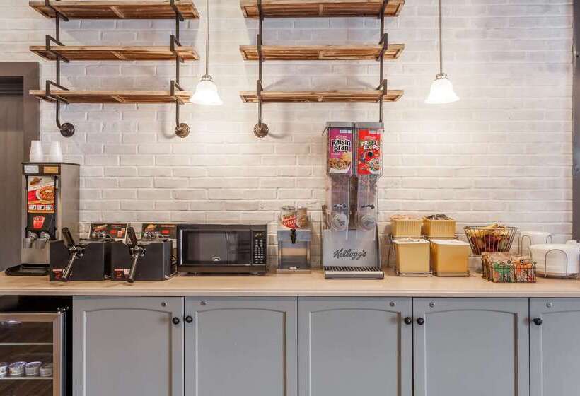 ホテル Days Inn & Suites By Wyndham Lancaster Amish Country