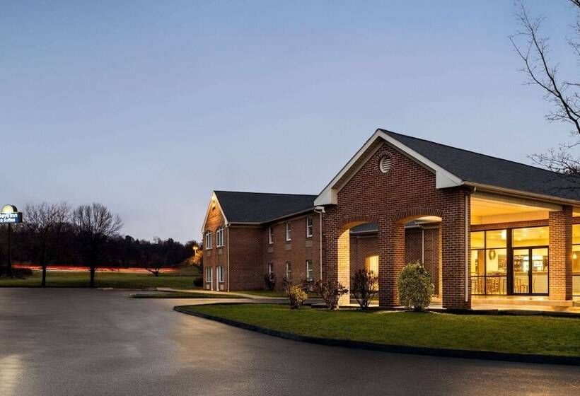 ホテル Days Inn & Suites By Wyndham Lancaster Amish Country