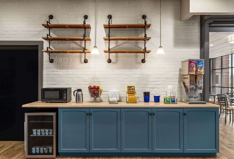 ホテル Days Inn & Suites By Wyndham Lancaster Amish Country