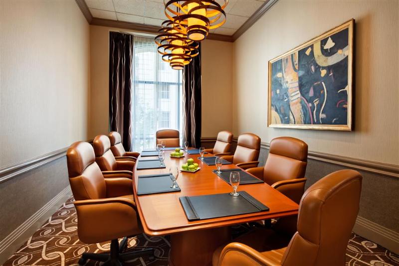 בית מלון כפרי Dossier